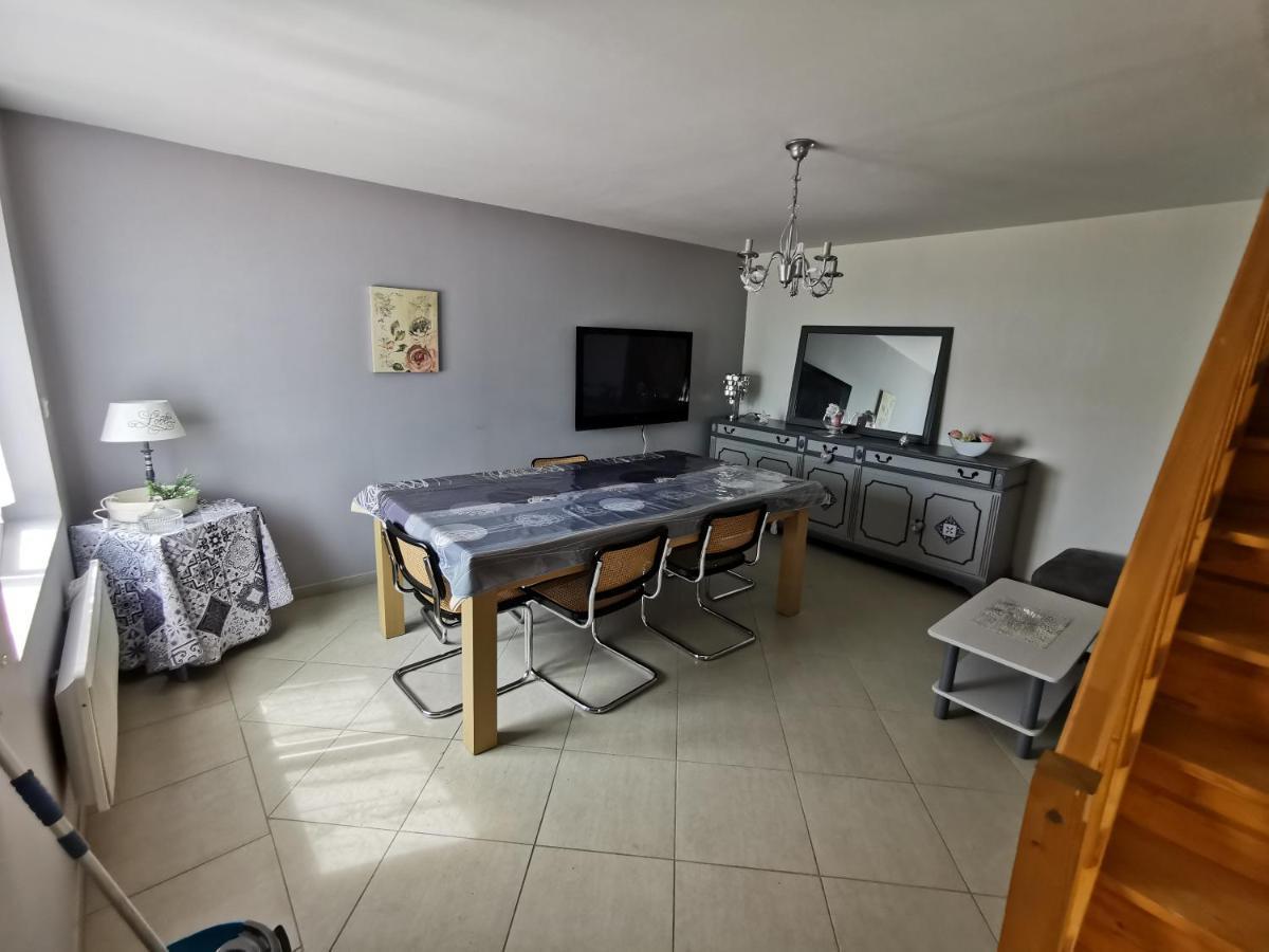 Logis De Reuneubeul Les Peintures Bagian luar foto